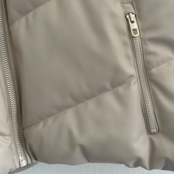 Zara Hooded faux leather vest - Picture 5 of 9